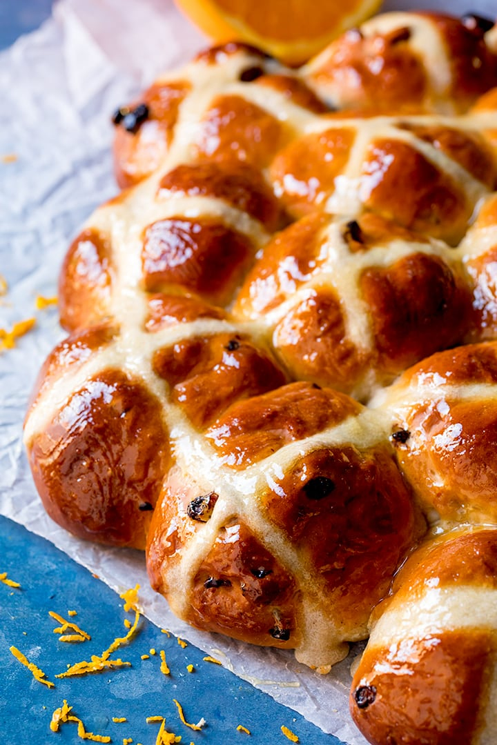 Close up image of hot cross buns