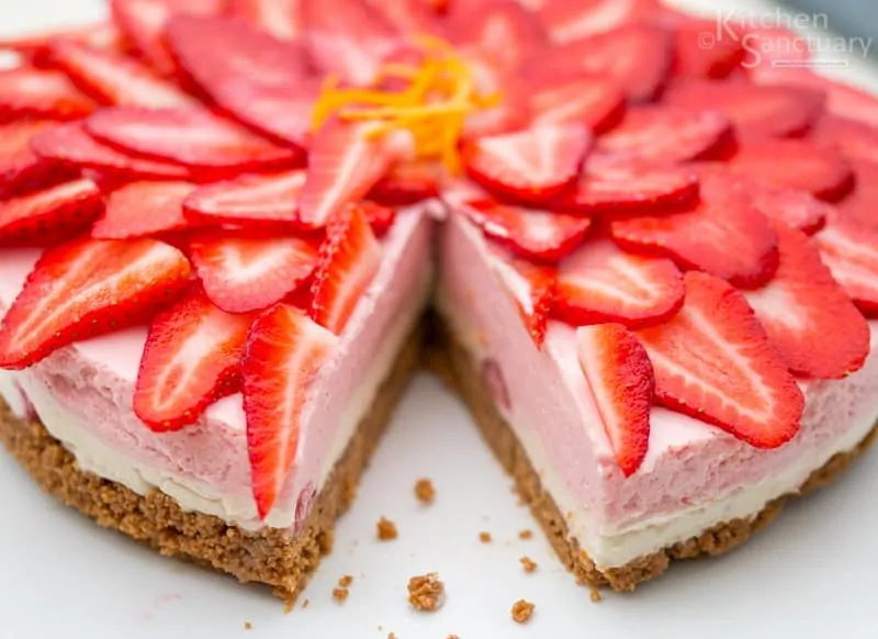 Gluten Free Strawberry and vanilla cheesecake4