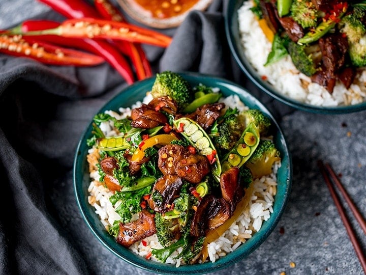 Sticky Chicken Stir Fry WITH VIDEO - Nicky's Kitchen Sanctuary