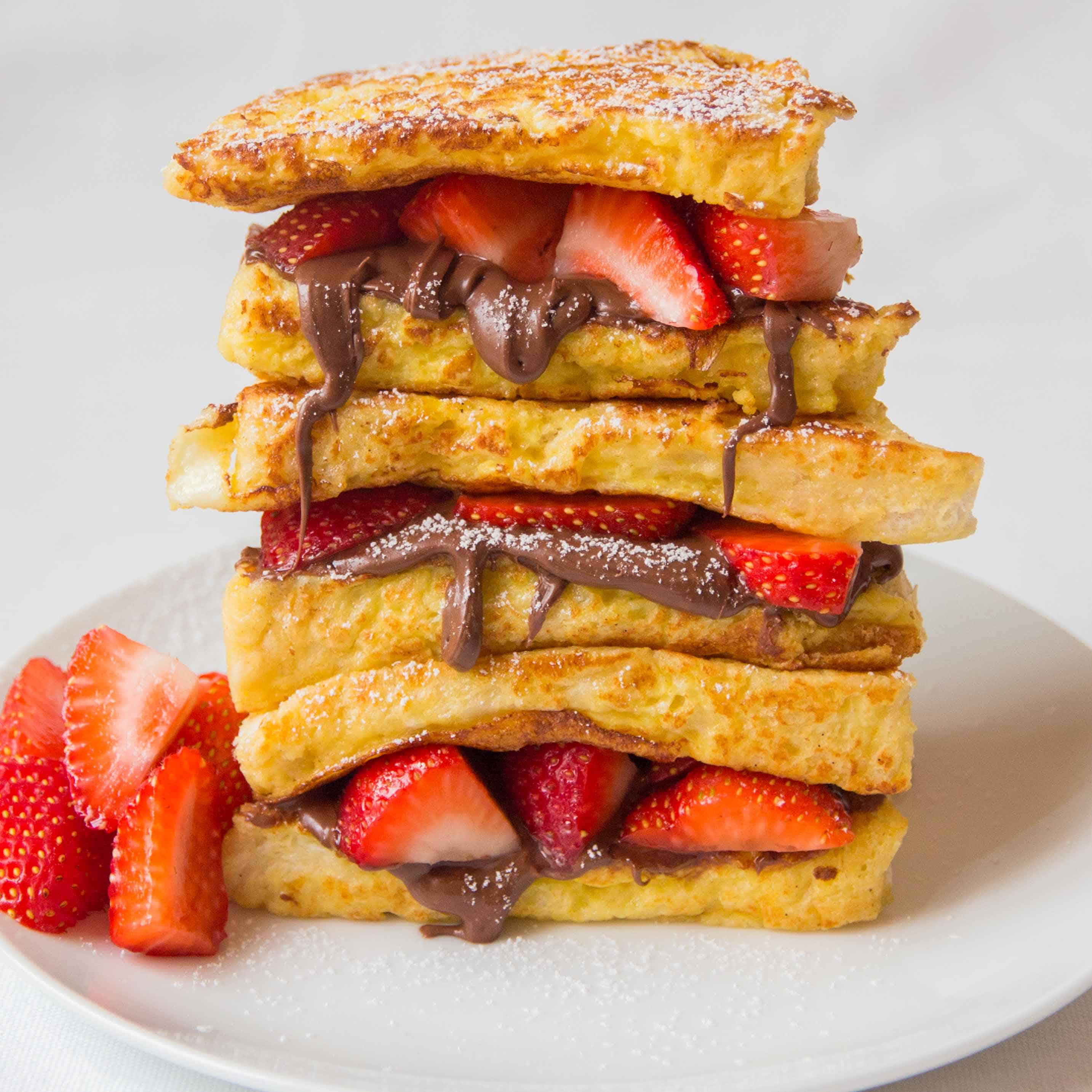 Strawberry Nutella Toastie - day 5 of my five day 'Sweet Toasties' series to brighten up your holiday breakfast.