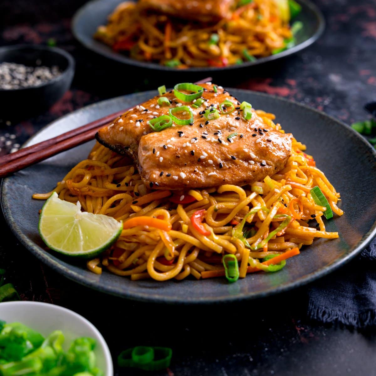 20-Minute Chinese BBQ Chicken Noodles with Capsicum and Spring Onion