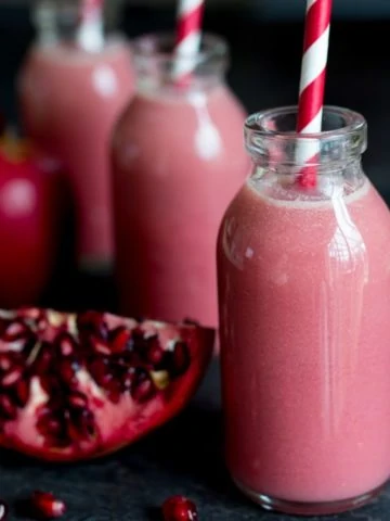 Apple, Elderflower & Pomegranate Hot Smoothie - A refreshing, healthy breakfast for a cold day.