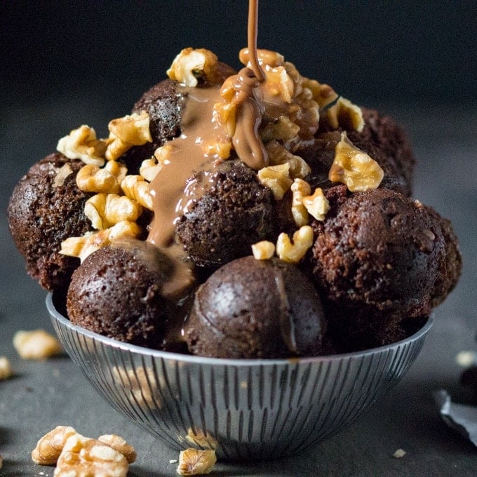 Cake bites with coffee walnut fudge sauce. Easy and addictive!