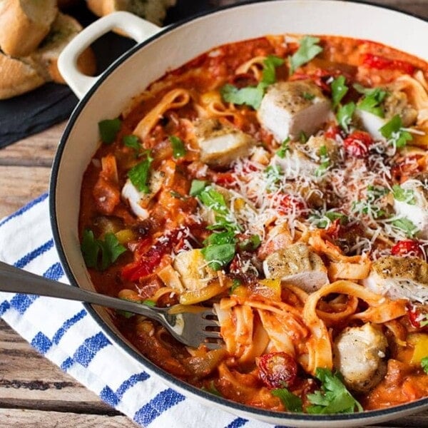 Add extra flavour to your pasta dishes by scorching some tomatoes and peppers under the grill. Mix into a creamy-tomato sauce with tagliatelle and chicken for a dinner that's less than 470 calories!