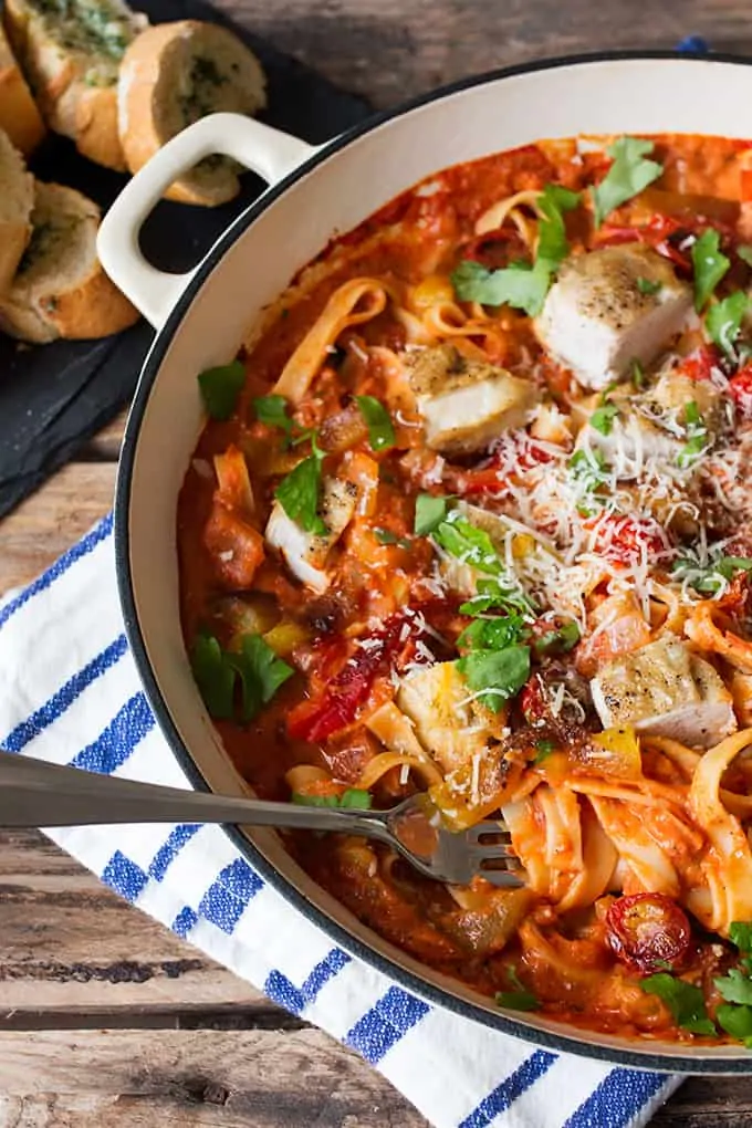 Add extra flavour to your pasta dishes by scorching some tomatoes and peppers under the grill. Mix into a creamy-tomato sauce with tagliatelle and chicken for a dinner that's less than 470 calories!