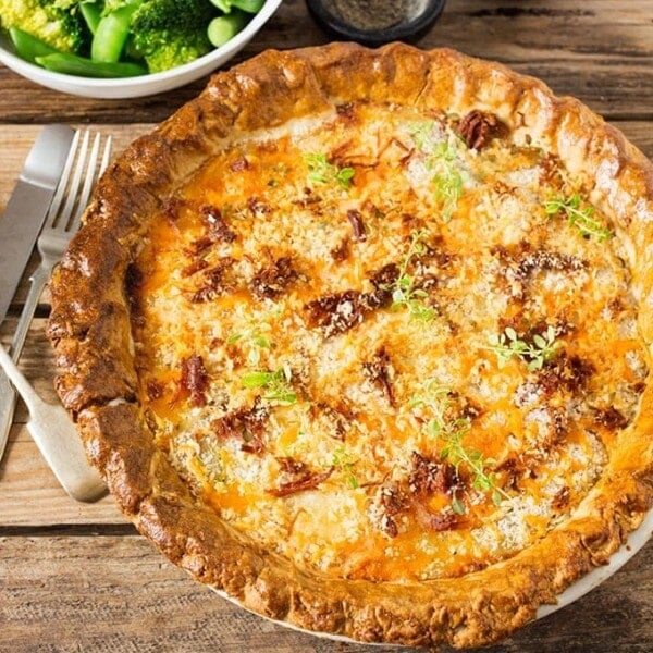 Chicken and Ham Pie with Cheesy Crumble Topping