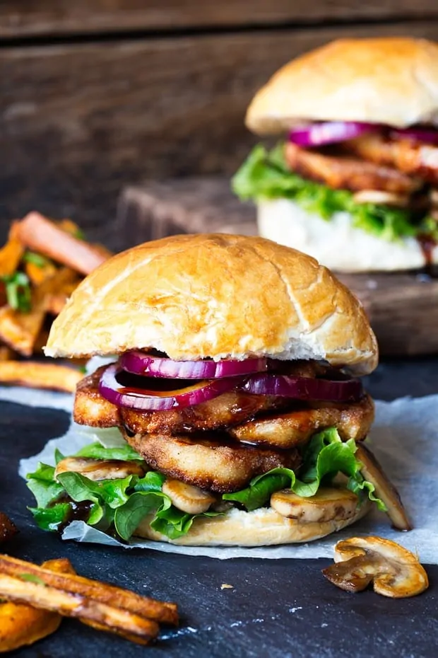 Halloumi burger with sticky chili drizzle. A speedy and delicious dinner!