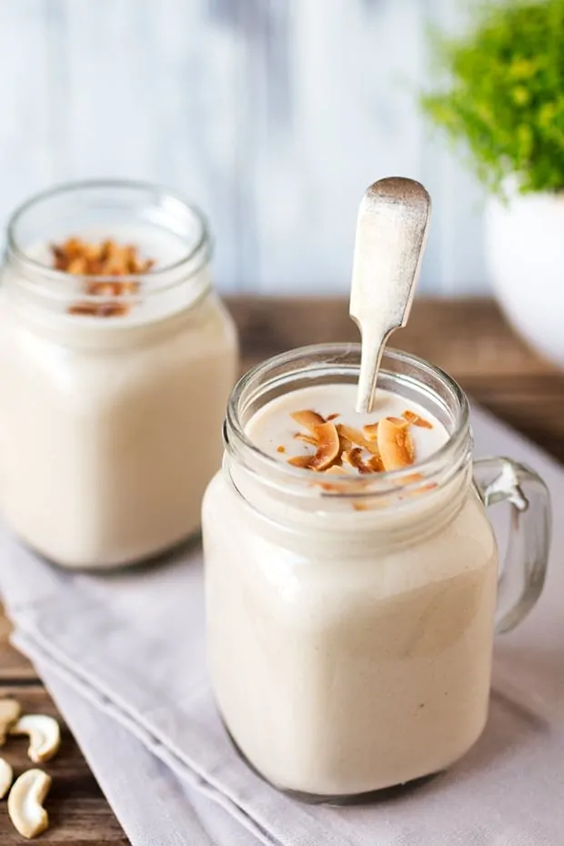 A touch of white chocolate with creamy cashews, coconut milk and a few other nutritious goodies make this a lovely, warming winter breakfast.