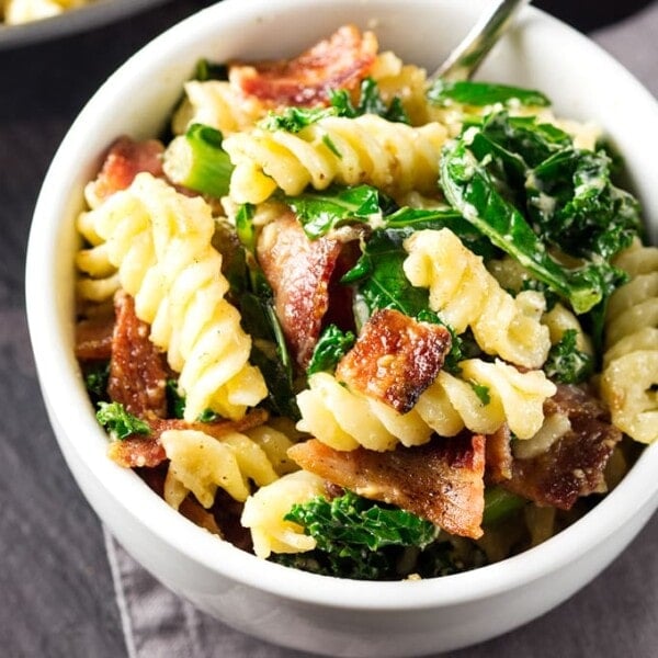 Cheesy Pasta with Bacon and Kale - ready in 15 minutes!