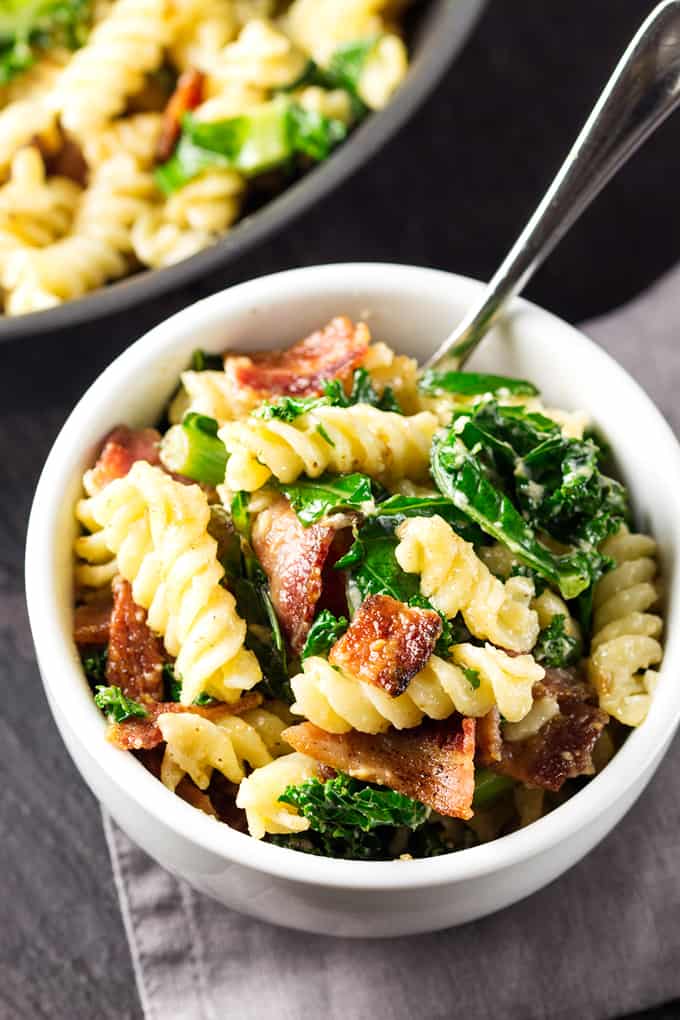 Cheesy Pasta with Bacon and Kale - ready in 15 minutes!