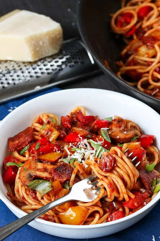 You can make this flavour-packed spaghetti dish ahead of time - without it clumping together. Full of veg, plus crispy bacon. Just reheat for a quick dinner. Freezable too!