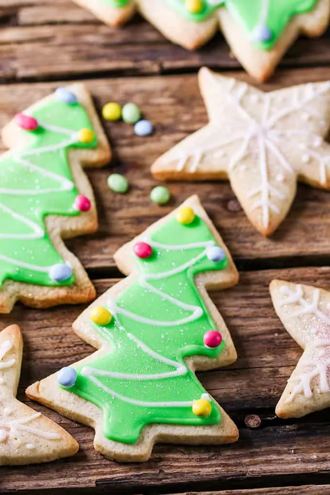 Easy Christmas Sugar Cookies with Icing