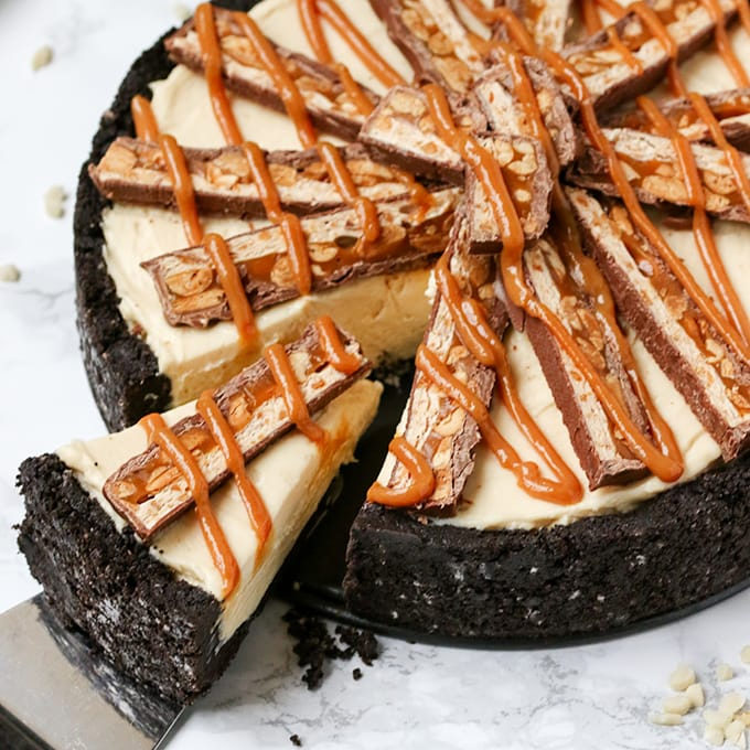 No-bake Peanut butter and Snickers cheesecake - so rich and creamy!