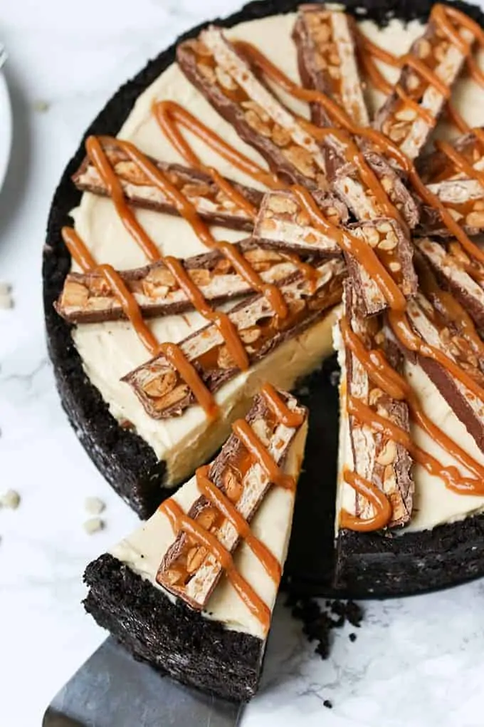 No-bake Peanut butter and Snickers cheesecake - so rich and creamy!