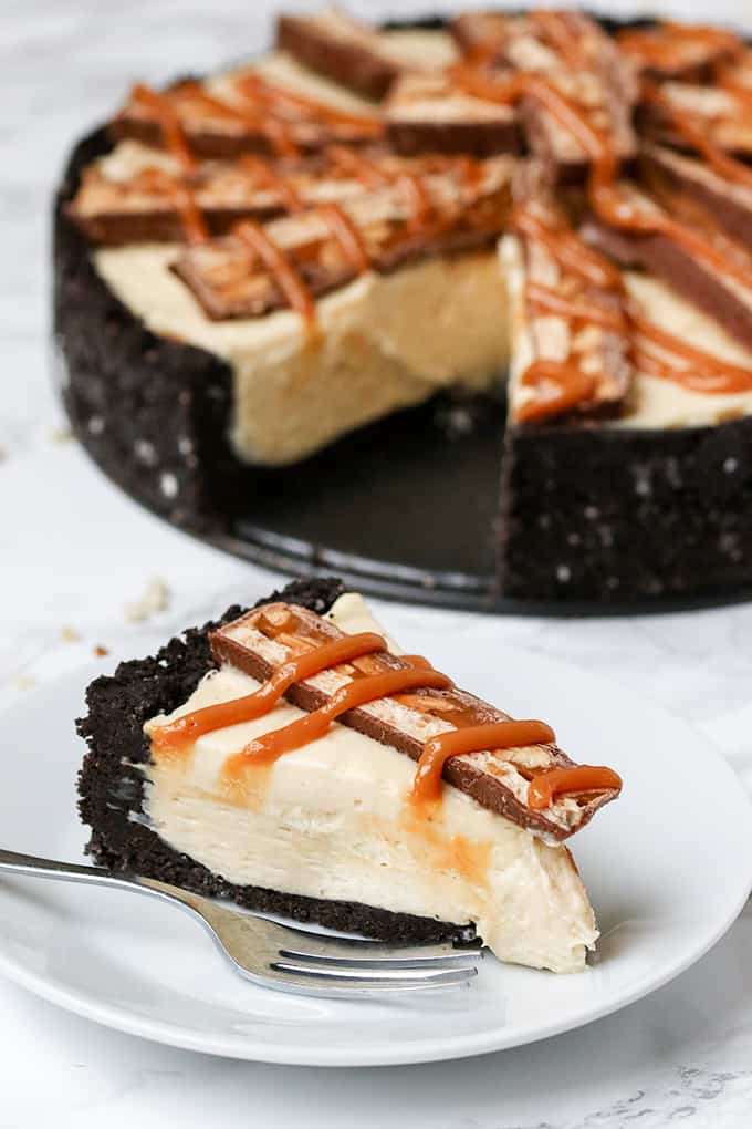 No-bake Peanut butter and Snickers cheesecake - so rich and creamy!