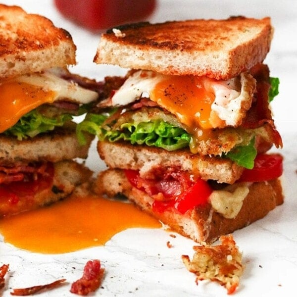 The Ultimate BLT with homemade hashbrown - this is breakfast and lunch in one meal!