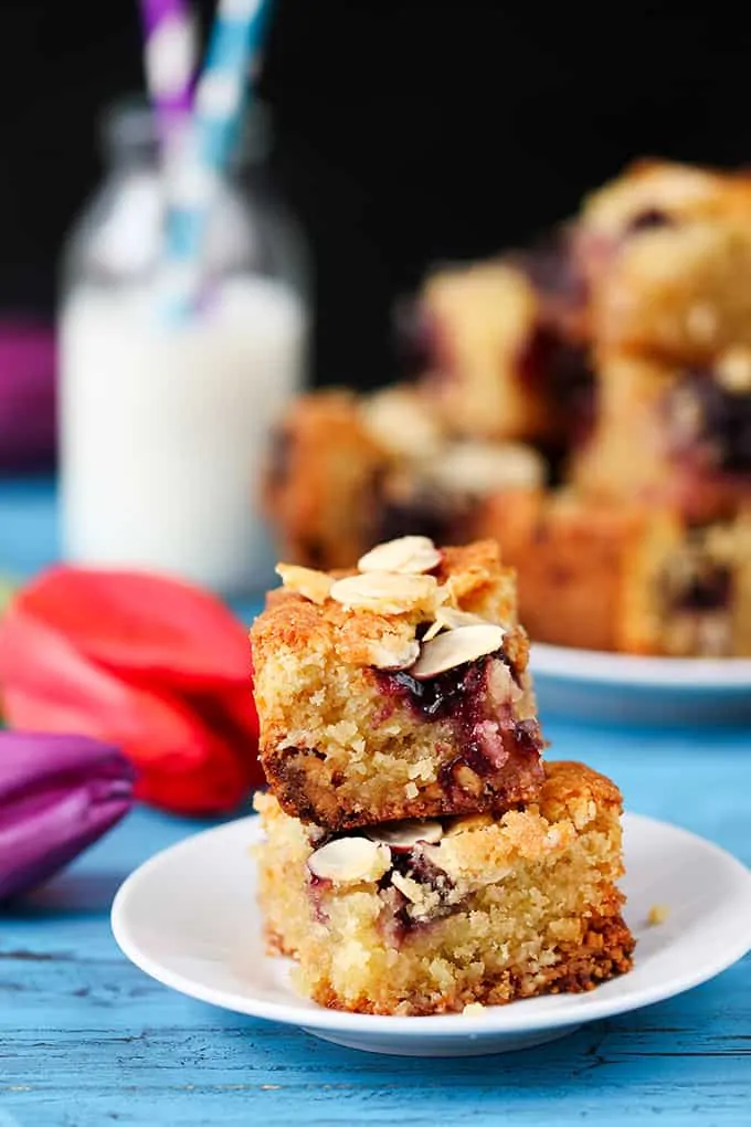 Deliciously moist blondies with all the those Cherry Bakewell flavours PLUS white chocolate!