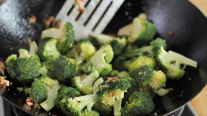 Crispy Chilli Chicken with Broccoli - 11