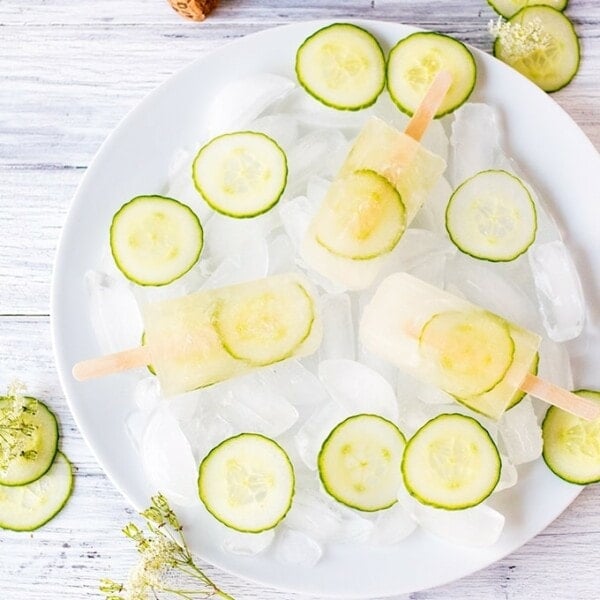 Prosecco and Elderflower popsicles - a refreshing summer ice lolly treat for adults! Perfect for BBQs and Parties!