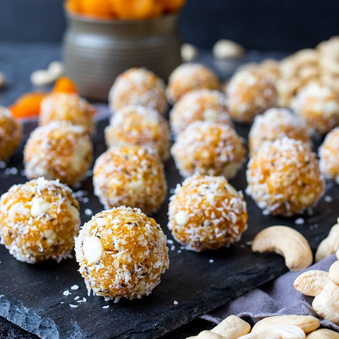 Cashew Apricot White Chocolate Energy Balls - A healthier way to combat that afternoon energy dip!