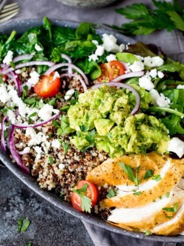 This chicken and quinoa salad makes a fantastic energy-boosting lunch!