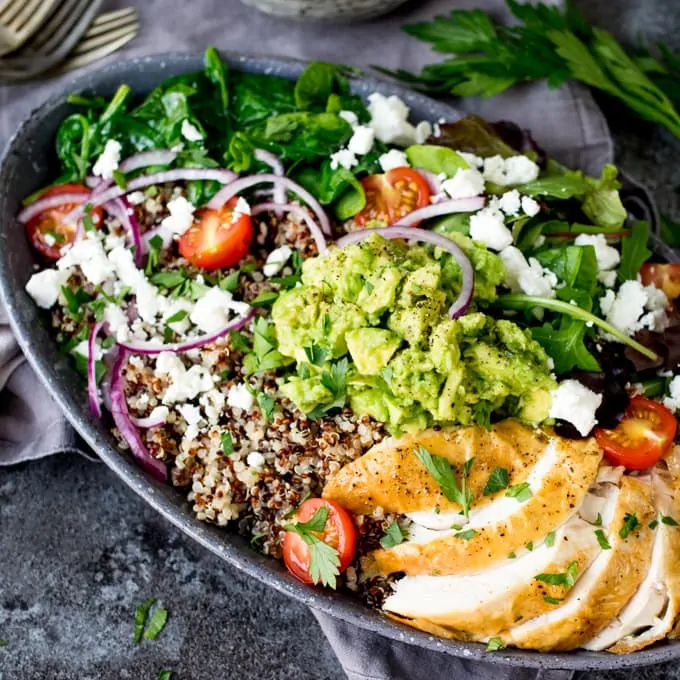 This chicken and quinoa salad makes a fantastic energy-boosting lunch!