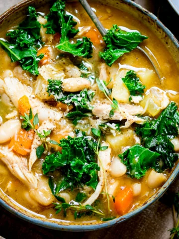 Tuscan Style Chicken Soup - a hearty soup with veggies and beans to warm up your belly!