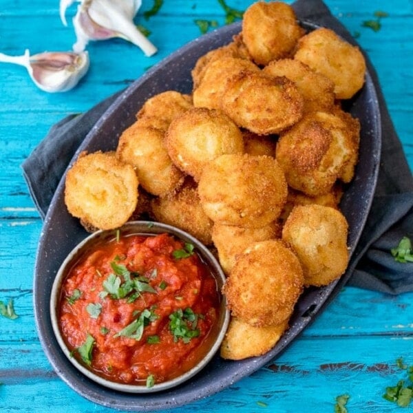 Crispy Fried Ravioli With Spicy Tomato Dip - an easy and totally moreish party food!