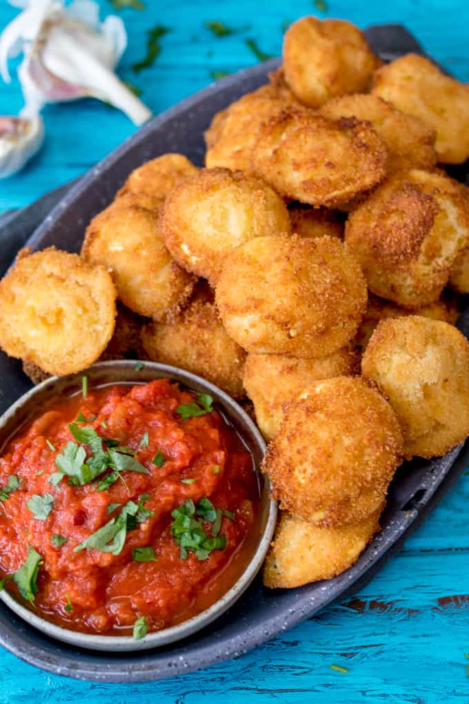 Crispy Fried Ravioli With Spicy Tomato Dip - an easy and totally moreish party food!