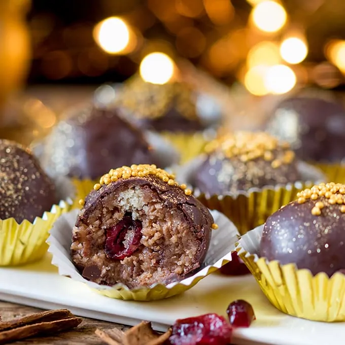 These Mince Pie Truffles are packed with fruity mincemeat and cranberries - a delicious party snack or homemade Christmas gift!