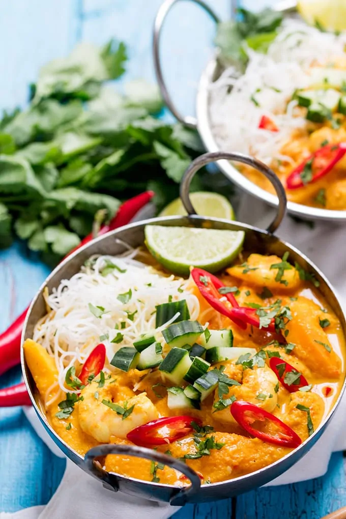 This Prawn and Mango Curry Noodle Bowl is fresh, fragrant and spicy! Plus it's gluten free too!