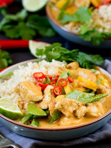 The homemade curry paste for this Spicy Healthier Red Thai Chicken Curry is easy and packed with flavour!