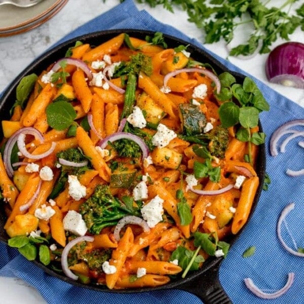 One-Pot Cheese and Tomato Pasta with Spring Vegetables and creamy feta - a fab Meat-free Monday meal!