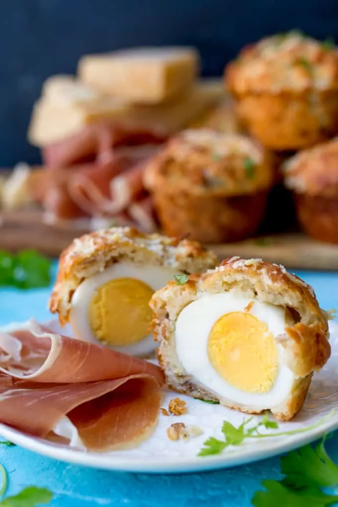 These egg stuffed muffins are cheesy and delicious - perfect for a picnic