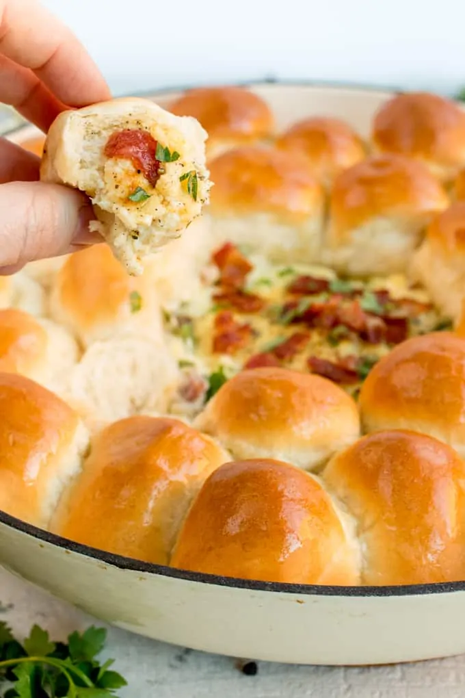 Dough Balls with Creamy Spinach and Bacon Dip - great for parties, BBQs or a family lunch where everyone can dig in!