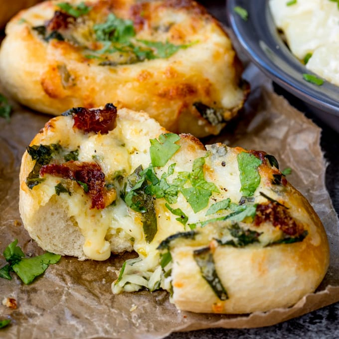 Cheese Stuffed Bread with Spinach and Sun Dried Tomato makes a great vegetarian lunch - Easy to make and ready in 20 mins!