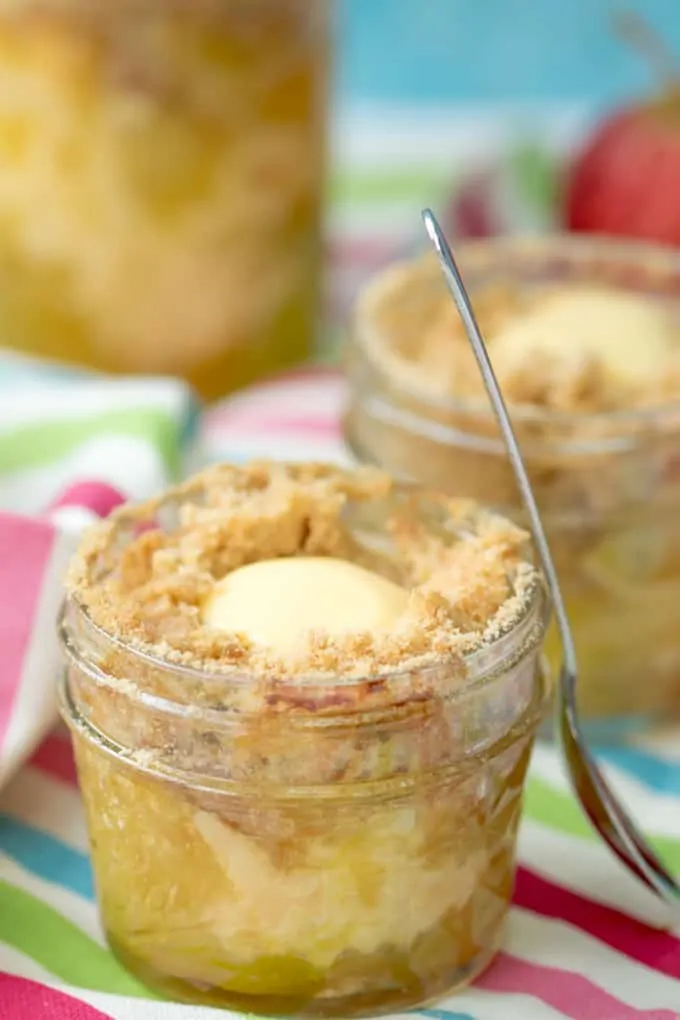 Portable Apple Crumble Jars - with a custard core!! Eat them hot or cold for a fab picnic treat!