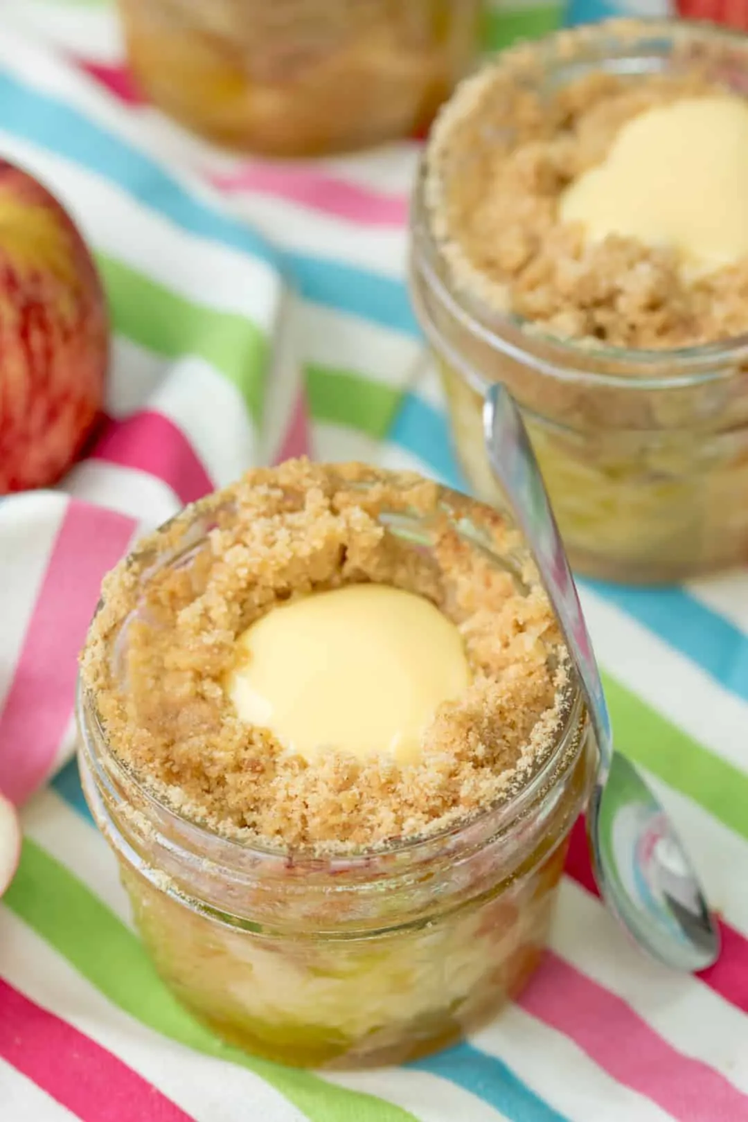 Portable Apple Crumble Jars - with a custard core!! Eat them hot or cold for a fab picnic treat!