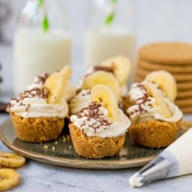 These little Salted Caramel Banoffee Bites are totally moreish! Serve as an appetiser, dessert or a bite-size treat for the kids! Easily made gluten free.