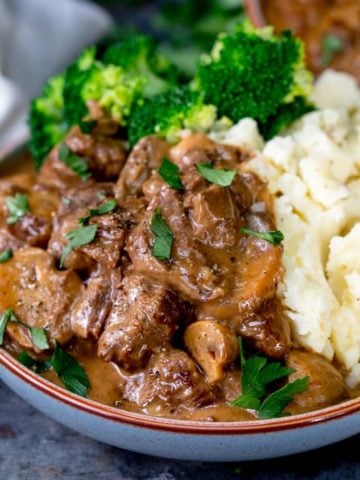 Slow Cooked Steak Diane Casserole - a great make-ahead meal, just thing if you're feeding a crowd! Cook in the oven, on the hob or in the slow cooker.