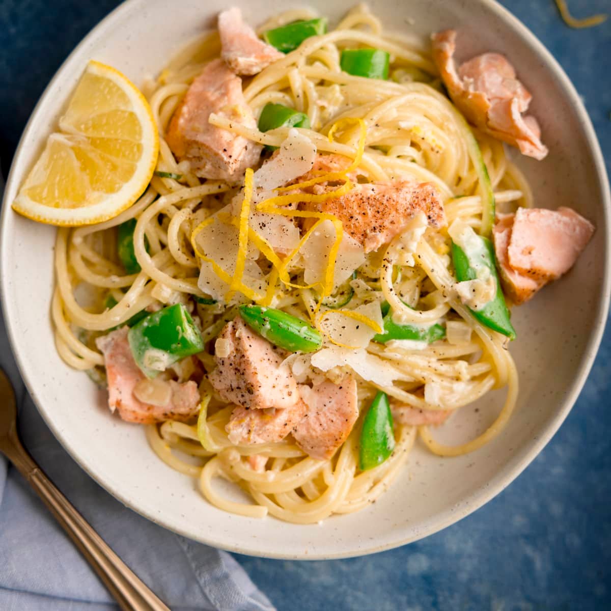 https://www.kitchensanctuary.com/wp-content/uploads/2018/03/Salmon-with-Creamy-Lemon-Spaghetti-square-FS-27.jpg