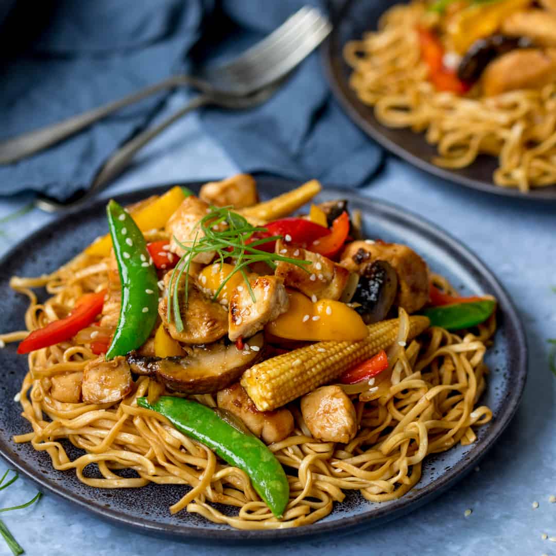 Honey and Soy Chicken Stir Fry with Spicy Asian Noodles - Nicky's Kitchen  Sanctuary