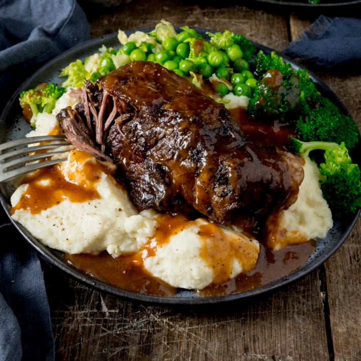 Slow Cooker Beef Short Ribs with Rich Gravy