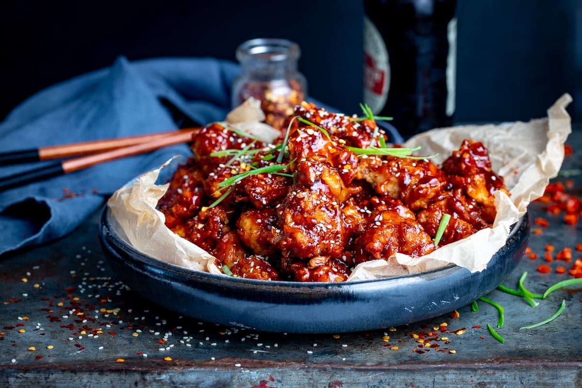 https://www.kitchensanctuary.com/wp-content/uploads/2019/08/Korean-Fried-Chicken-foodporn-7373.jpg