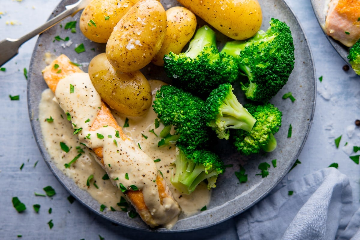 Easy Salmon Recipe with Creamy White Wine Sauce Nicky's Kitchen Sanctuary