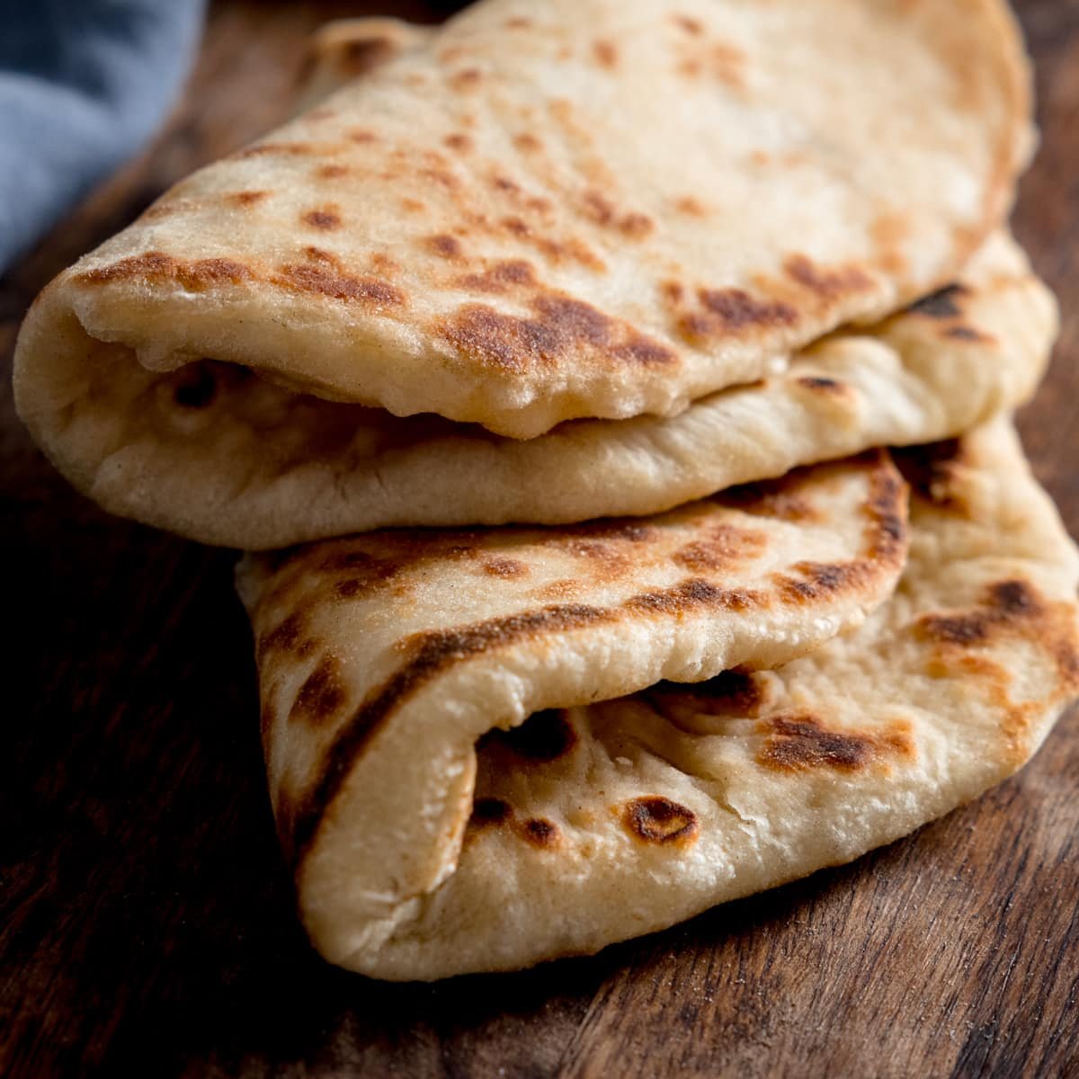 https://www.kitchensanctuary.com/wp-content/uploads/2021/07/Greek-Style-Gyro-Flatbreads-Square-FS-63.jpg