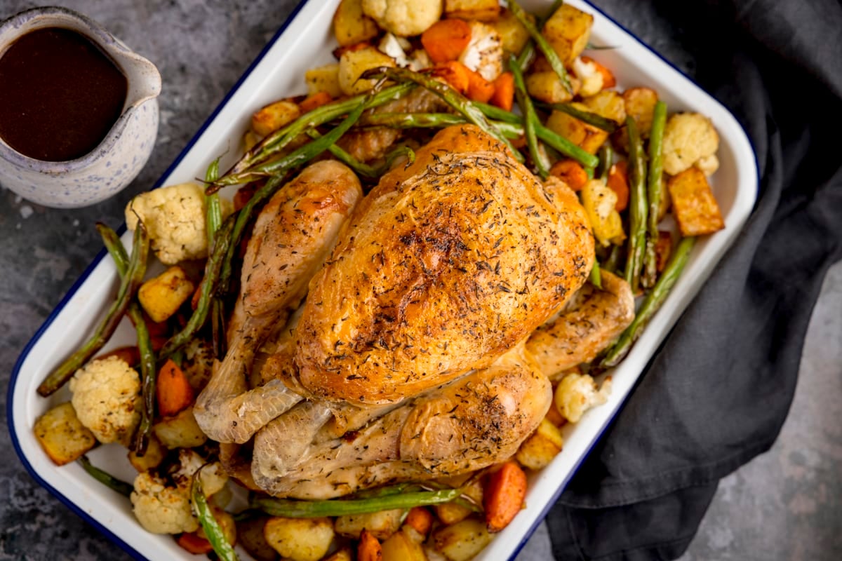 https://www.kitchensanctuary.com/wp-content/uploads/2022/09/Air-Fryer-Roast-Chicken-DInner-wide-FS-and-foodporn-18.jpg