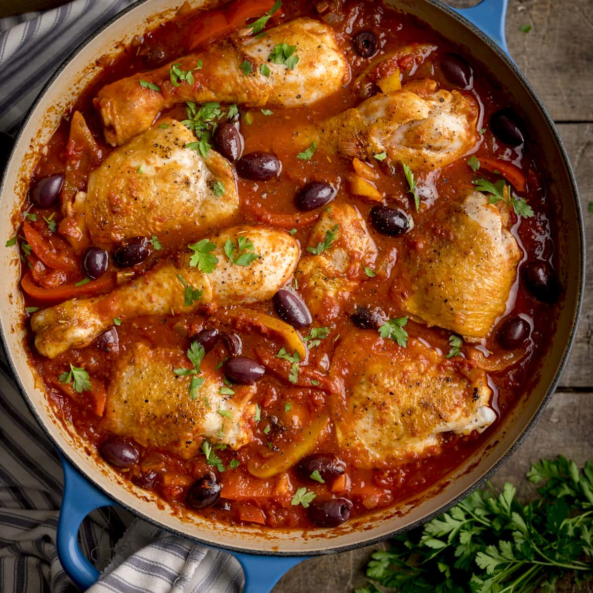 https://www.kitchensanctuary.com/wp-content/uploads/2023/09/Chicken-Cacciatore-Square-FS-16.jpg