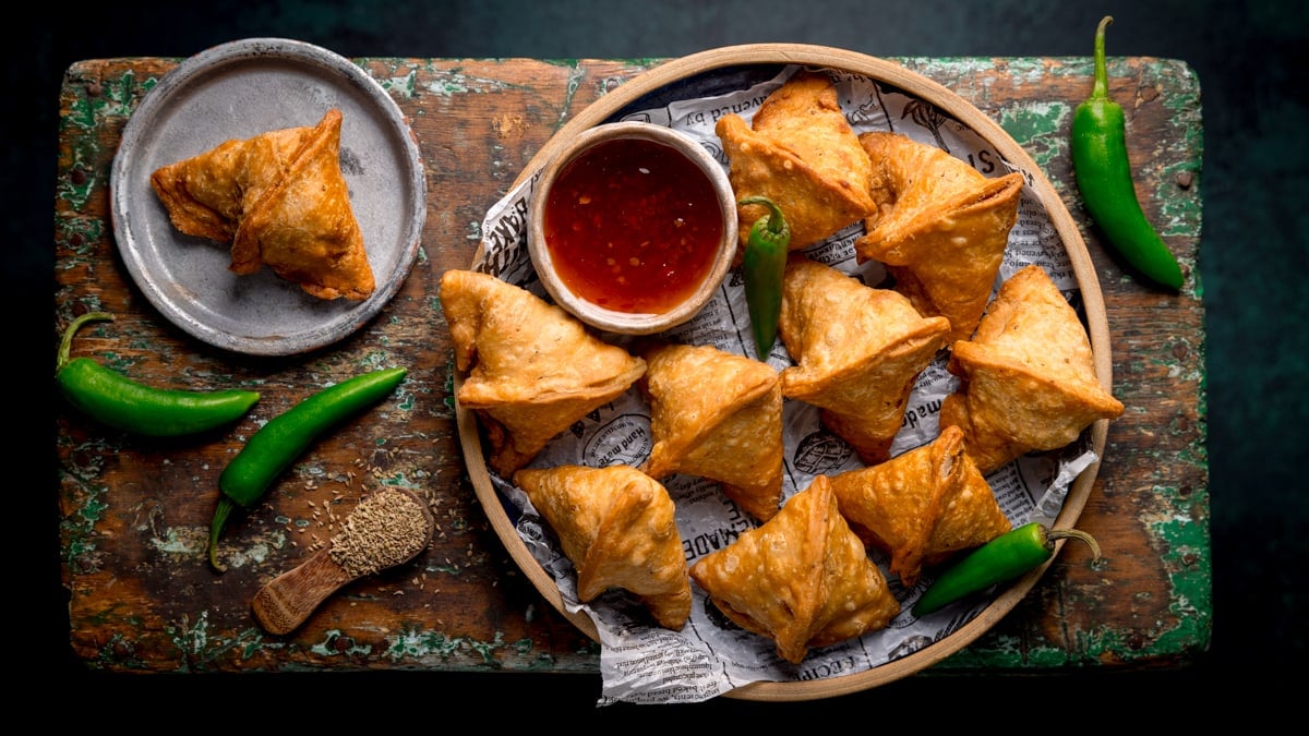 Do-it-yourself Vegetable Samosa Recipe - Nicky's Kitchen Sanctuary