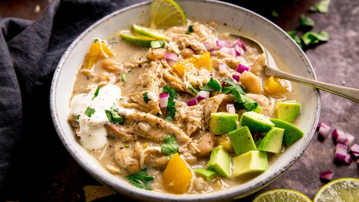 White Chilli Chicken (Quick & Creamy Chicken Chilli Recipe)